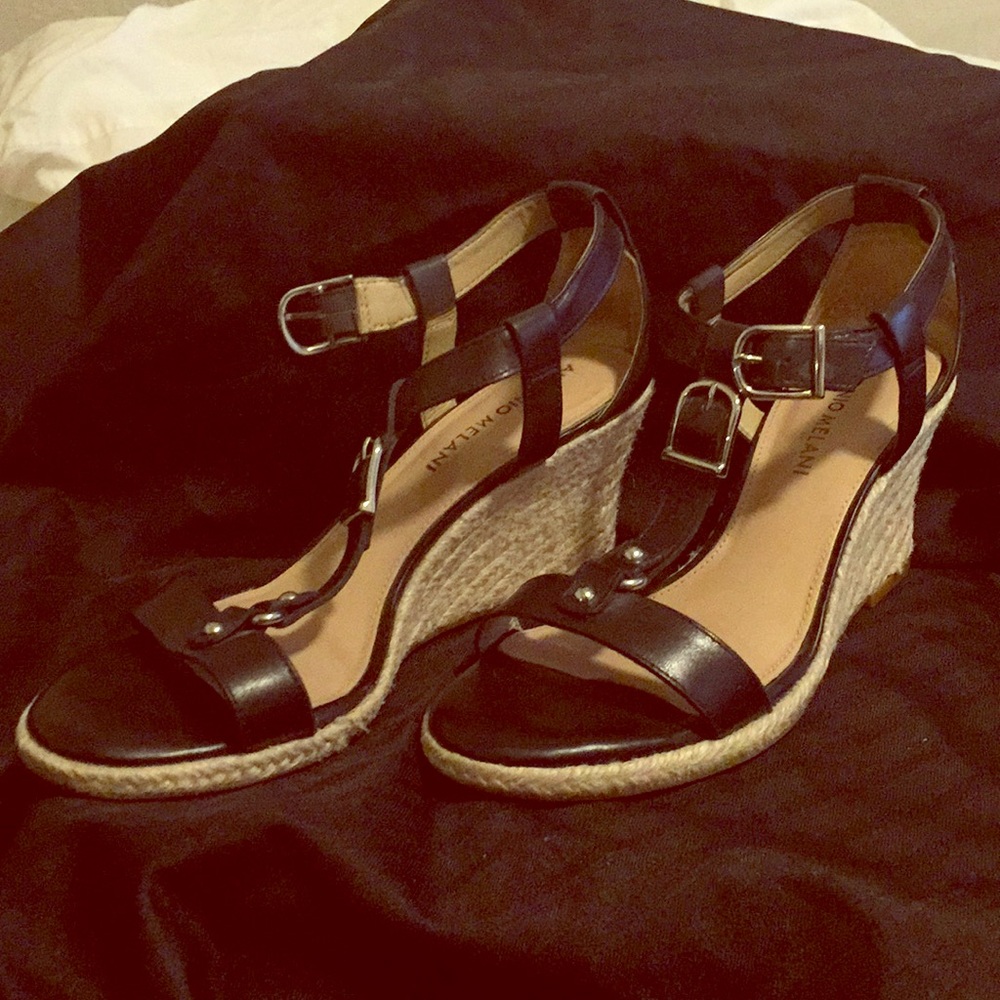 Black wedge
